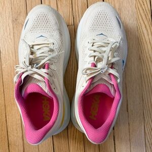 Women’s Hoka bondi 9